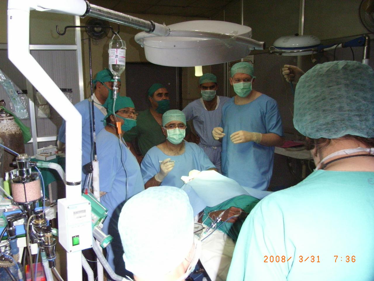 تیم جراحی و پرستاری